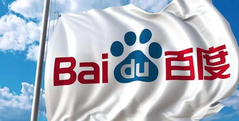 于适剪刀手合影